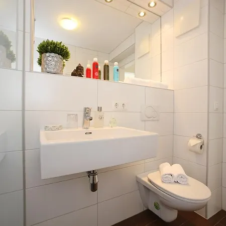 Daire Annika Summer Card Included *