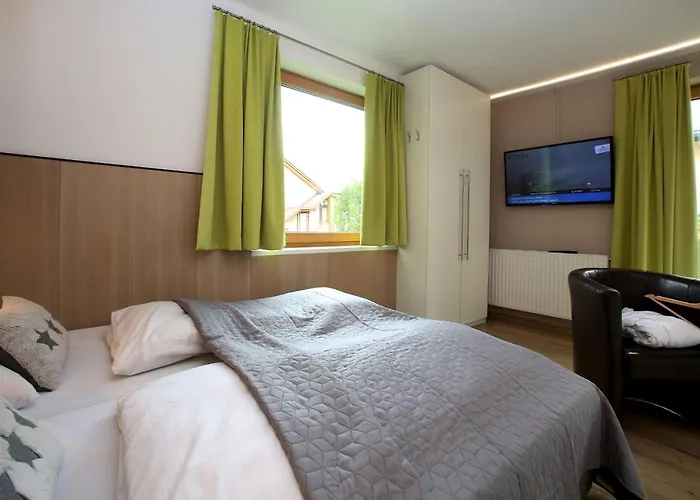 Annika Summer Card Included زيل أم سي